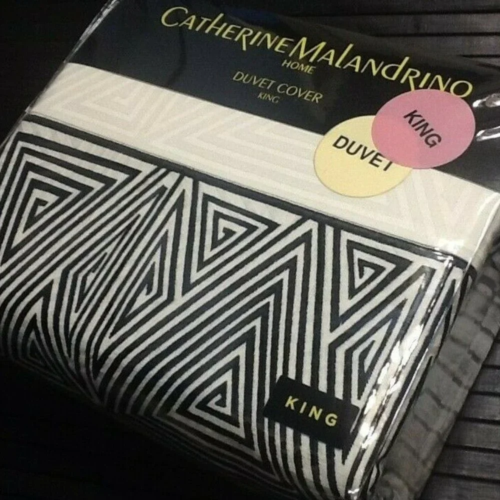 brand new Catherine Malandrino Optic Black and Ivory 96